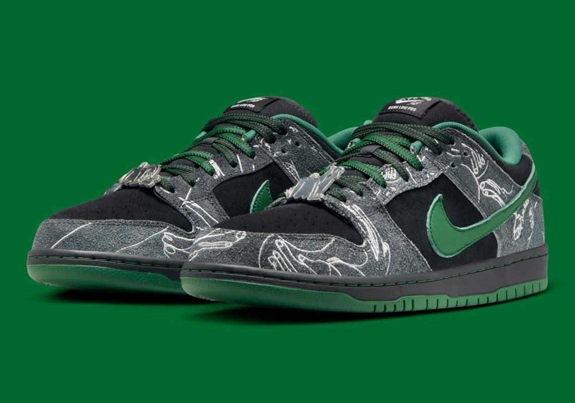 Nike SB Dunk Low
"There Skateboards"