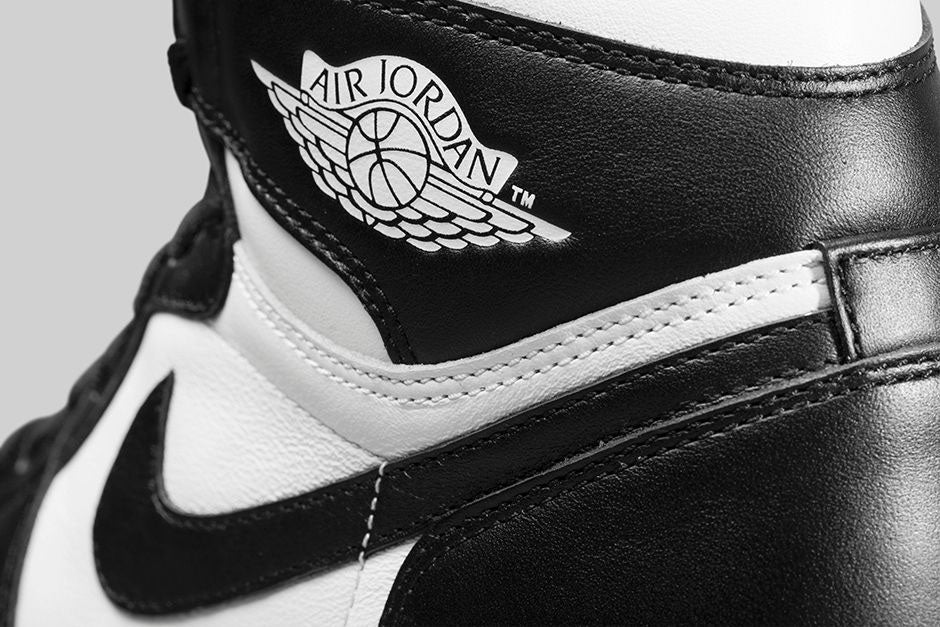 Air Jordan 1 Retro
"Black White"