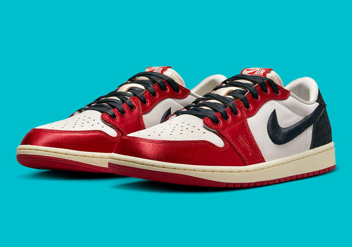 Air Jordan 1 Retro Low OG
"Trophy Room Away"